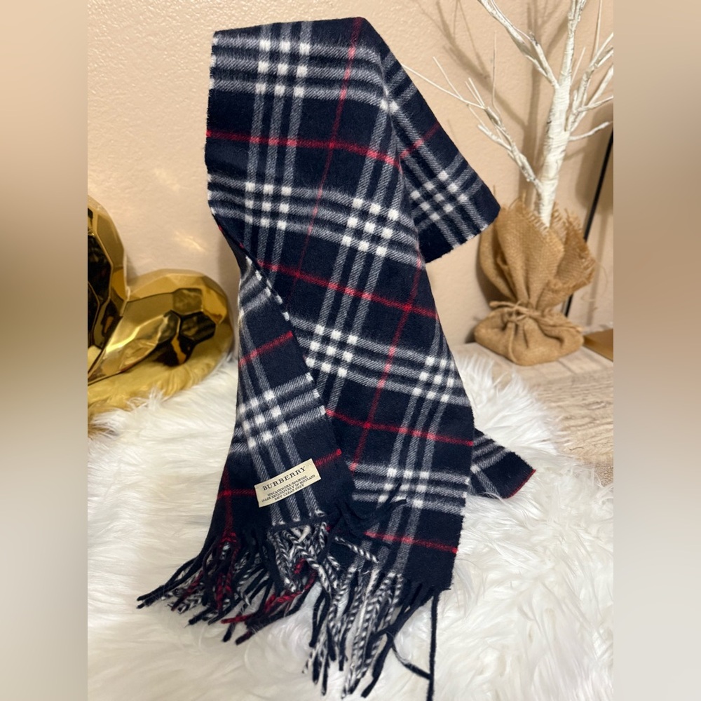 Burberry Classic Black and Red Checkered Scarf 50%cashmere 50% wool